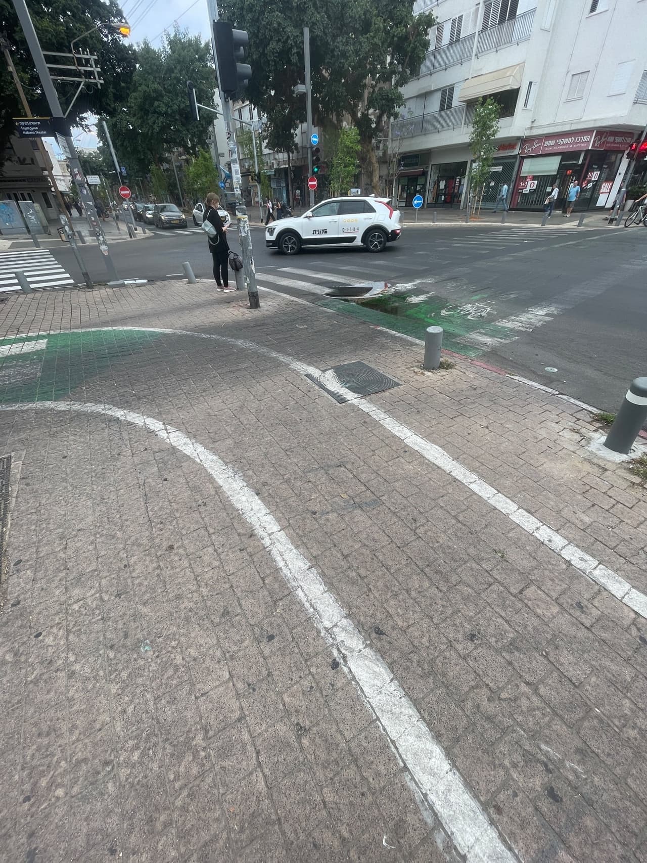 שדרות בן ציון 8
